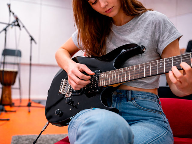 Фото школы Гитарный клуб